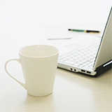 パソコンのメモリ高騰について。 いつまで続きますか？ ここ1カ月ほどみてきました。 DDR4の4GBまで上げてきています。 もちろん中古です。 新品はほとんどない。 これからも上がりますか？