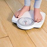 エアロバイクを半年。全く痩せません。 去年の12月から午前と午後30分ずつしてますが、全く増えもせず痩せもせず。

食事は3食きちんと食べてます。
1500kcal前後です。
20歳です。

後2日置きに15回スクワットをしています。
アドバイスよろしくお願いします。